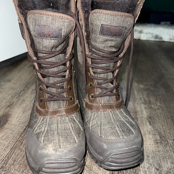 Ugg Adirondack II Snow Boots - Picture 4 of 4